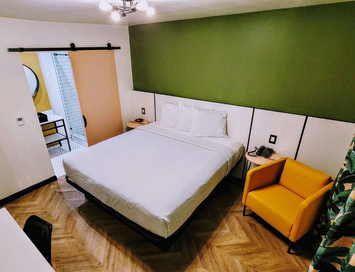 The Bell Vista Hotel Бърбанк Екстериор снимка