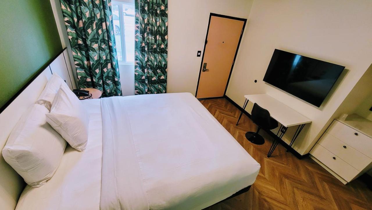 The Bell Vista Hotel Бърбанк Екстериор снимка